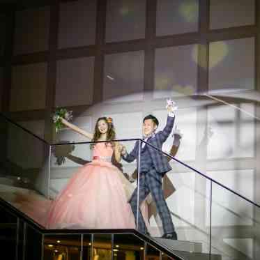 THE LUXSCENA(ザ・ラグシエナ) 階段入場は注目度抜群!