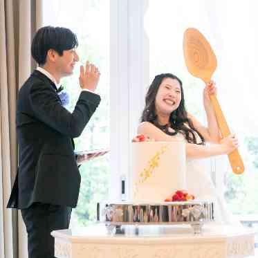 ヴィラ・アンジェリカ お互いへのファーストバイト。新婦から新郎へはBIGスプーンで。
