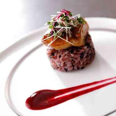 ヴィラ・アンジェリカ フォアグラと黒米の寿司