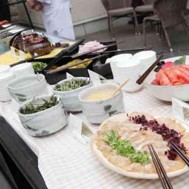 ヴィラ・アンジェリカ たくさんの具材を準備してお茶漬けブッフェ。