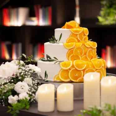 マリアージュ グランデ オレンジを多くあしらった爽やかなケーキ