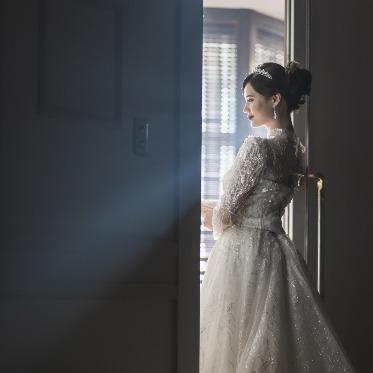 マリアージュ グランデ 入口からの採光溢れる空間に