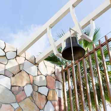 NIHO ガーデンに設置されたカリヨン -ウェディングベル-