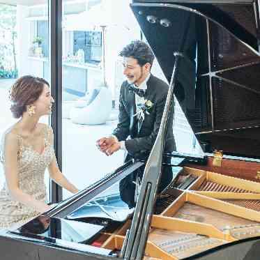 NIHO グランドピアノも完備した会場。ご余興やお二人からのサプライズにも最適