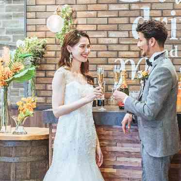 NIHO 歓談を楽しむ姿も絵になる、おしゃれなバーカウンター