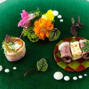 NIHO 前菜は、少しずつお楽しみいただくスタイル