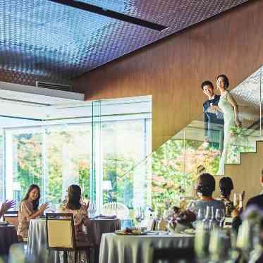 KITAYAMA　MONOLITH(北山モノリス) 大階段から祝福を受けて入場