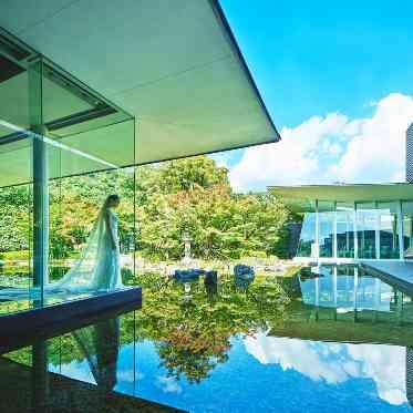 KITAYAMA　MONOLITH(北山モノリス) ガラス張りの建築と水面が醸し出す非日常的な空間