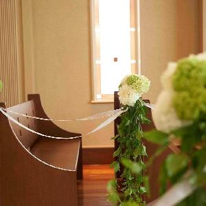 エクシブ琵琶湖 ナチュラルな印象を与えるあたたかいチャペル