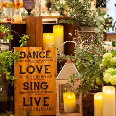 びわ湖大津プリンスホテル おふたりのお持込アイテムで、こだわりのコーディネートをご用意。