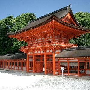 京都東急ホテル 下鴨神社桜門。