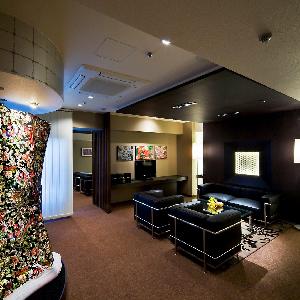 京都東急ホテル 黒を基調にしたシックなブライズルーム（１日１組限定）
