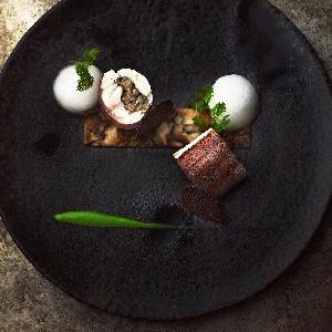 京都東急ホテル ホウボウのヴァプール トリュフと茸のデユクセル詰め
伏見純米酒と昆布のエミュルジ