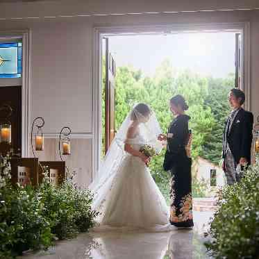 二条城チャペル セント・アベニール 自然を背景に行うベールダウンセレモニー。より印象的なシーンに