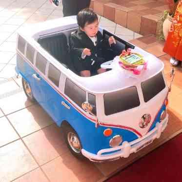 二条城チャペル セント・アベニール 【リングキッズ】リモコンカーをご用意され、お子様に指輪を運んでもらいました