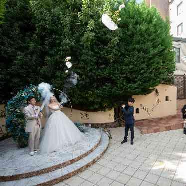 二条城チャペル　セント・アベニール おふたりが打つと中からパラシュートの付いたベアが登場！！