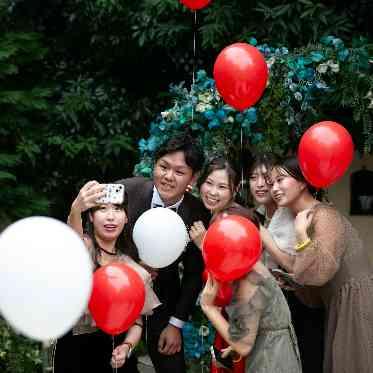 二条城チャペル セント・アベニール 緑をバックをバックに1枚!