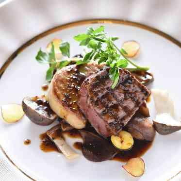 二条城チャペル セント・アベニール 国産牛フィレステーキ フォアグラと季節の野菜添え