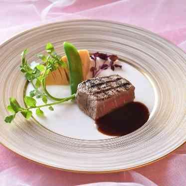 二条城チャペル セント・アベニール 牛フィレステーキ グレイビーソース