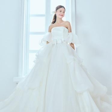 二条城チャペル セント・アベニール プレ花嫁に大人気のドレスも新作続々入荷!