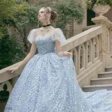 二条城チャペル セント・アベニール シンデレラが魔法にかけられる瞬間のキラキラ感をスパンコール素材で表現