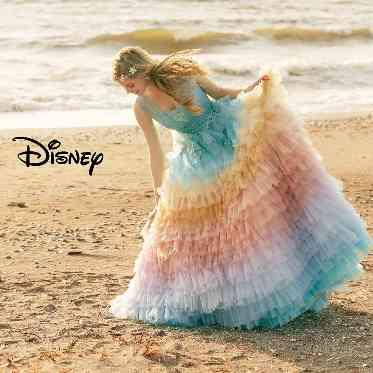 二条城チャペル セント・アベニール アリエルをメインとした姉妹をイメージした虹色のドレス