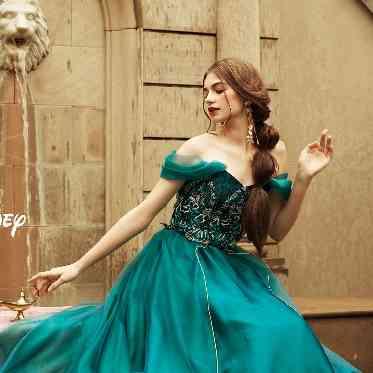 二条城チャペル セント・アベニール ジャスミンが纏う軽やかでしなやかな衣裳を表現