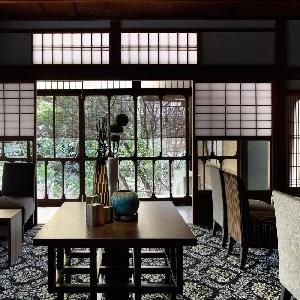 AKAGANE RESORT KYOTO HIGASHIYAMA(アカガネリゾート京都東山) インテリアはデザイナーの笹岡周平氏監修。風格と美が織りなす希少な空間