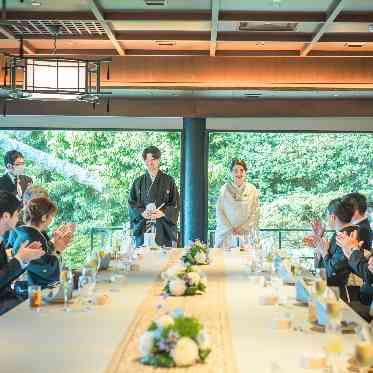 平安神宮会館 同じテーブルを囲んでお食事を。