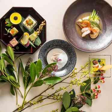 平安神宮会館 和食とフレンチのプリフィクスコースで、おふたり専用のコースをご提供。