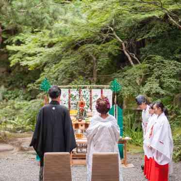 日本庭園にて神前式を行えます