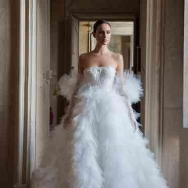 ハイアット リージェンシー 京都 モダンでシックなオリジナルドレス、伝統的な和装をスタイリッシュにご提案致します。