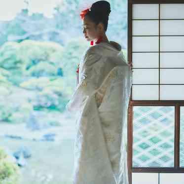 柳川藩主立花邸 御花 真っ白な花嫁衣裳が映える