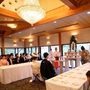 ガーデンレストラン徳川園 お庭を眺めながらの館内神前式も可能