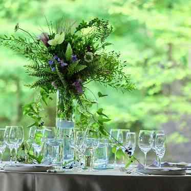 ガーデンレストラン徳川園 窓が大きく自然に包まれた会場
