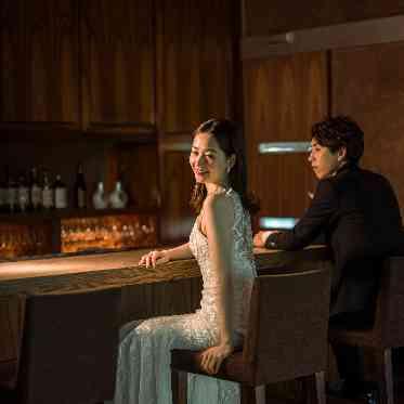 ガーデンレストラン徳川園 レストランロビーにはお洒落なバーカウンターも