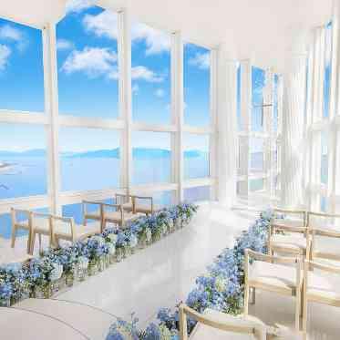 ヒルトン福岡シーホーク 地上123m、ホテル最上階のチャペルです