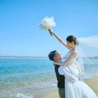 ヒルトン福岡シーホーク ホテルの目の前のビーチでの撮影もおすすめです