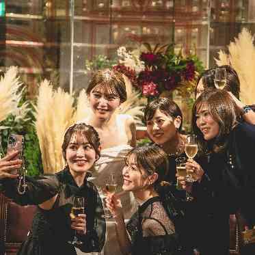 レストランひらまつ 博多 写真撮影や歓談など、ゲストとゆっくり過ごすアットホームなおもてなしウエディング。