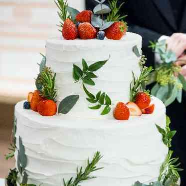 レストランひらまつ 博多 パティシエ特製ウエディングケーキ