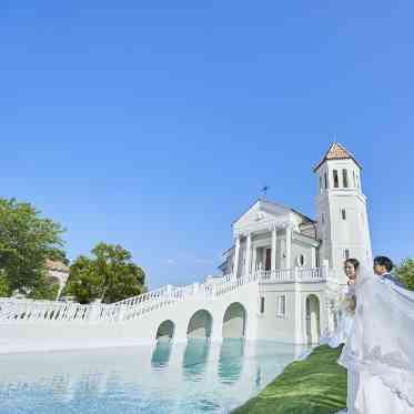 アートグレイス ウエディングコースト 遮るものは何もない青空の下でリゾートウエディングを