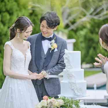 アートグレイス ウエディングコースト ケーキ入刀もガーデンで