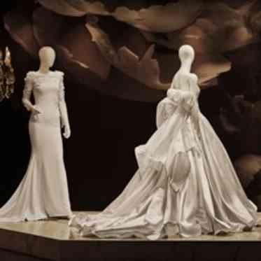 東京アフロディテ 運命の1着をご提案