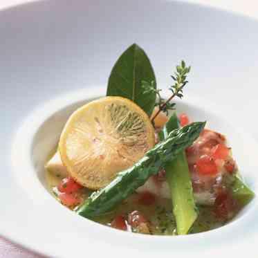 サンス・エ・サヴール 当店のスペシャリテ「52℃でゆっくりと柔らかく蒸し焼きにした真鯛」