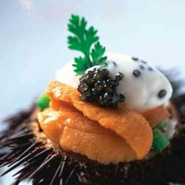 サンス・エ・サヴール ウニとズワイガニの詰め物・クリームキャビア添え