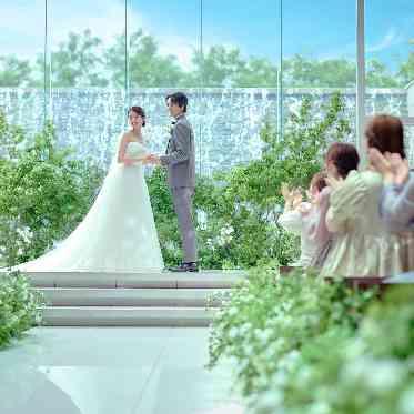 ザ・リーヴス プレミアムテラス 自然光が溢れるチャペル