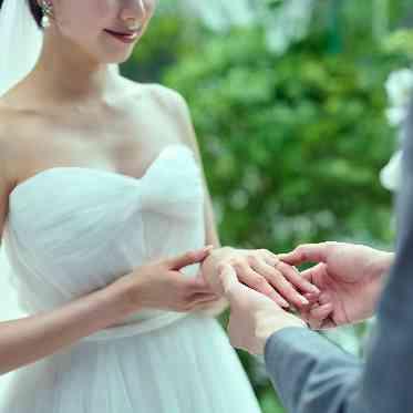 自然光が溢れるチャペル