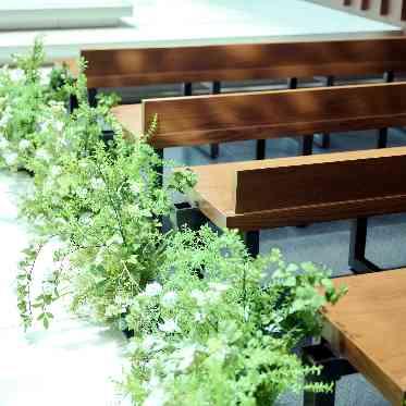 自然光が溢れるチャペル