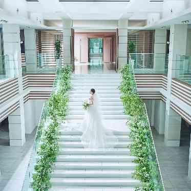 ザ・リーヴス プレミアムテラス フォトスポットにもなるエントランス