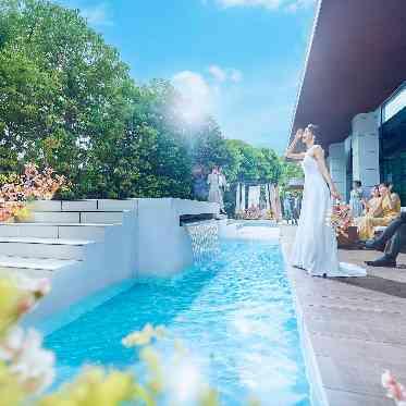 ザ・リーヴス プレミアムテラス プール付きの貸切ガーデン